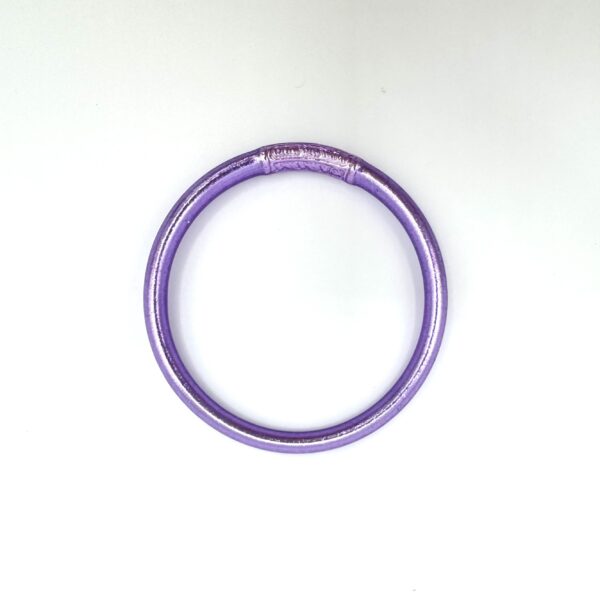 Pulsera lisa púrpura suave